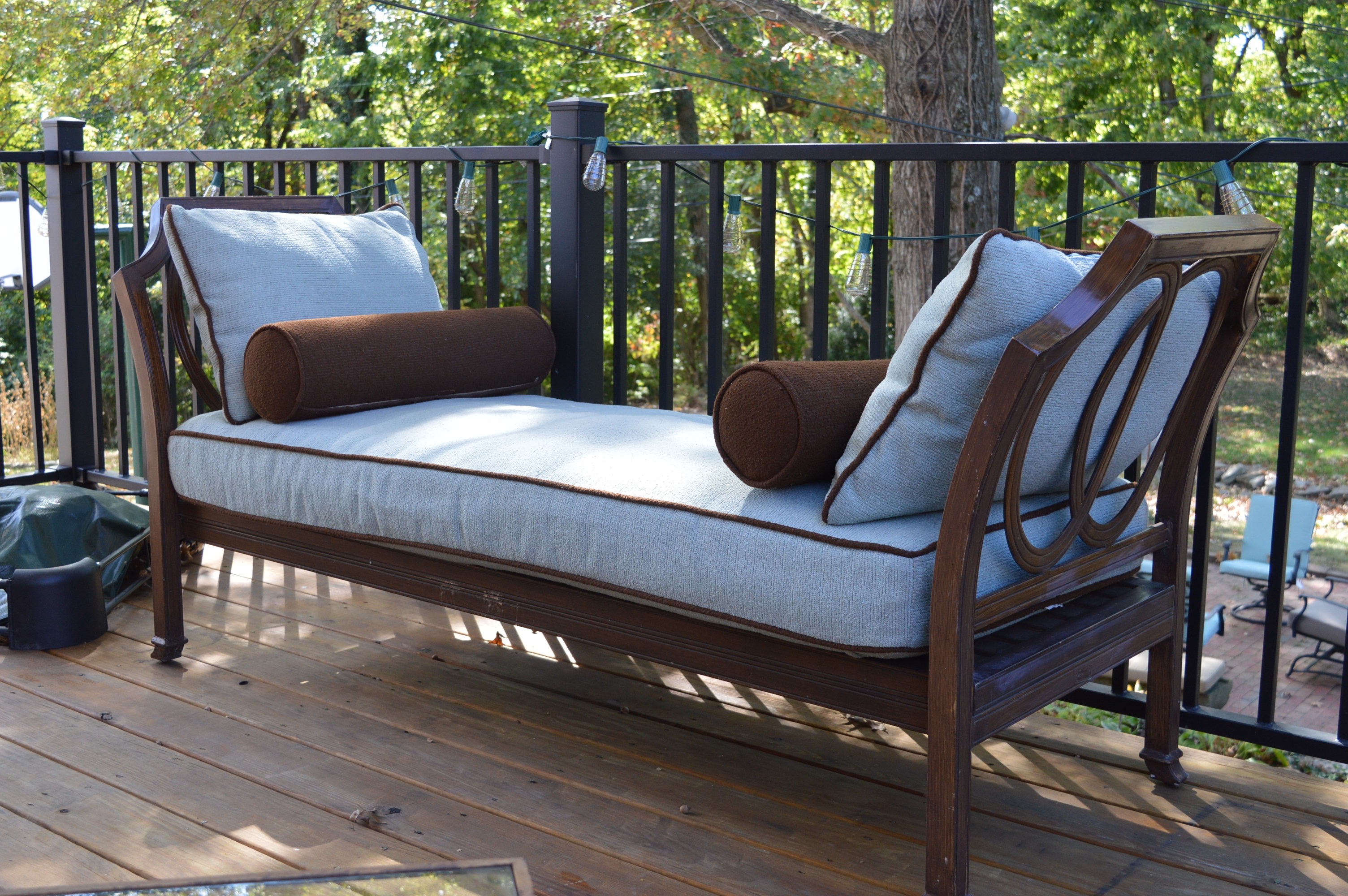 Patio Open Back Settee, Coffee Table and Nesting Tables