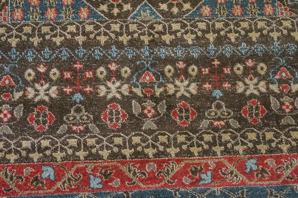 Machine Made Safavieh "Mahal" Area Rug