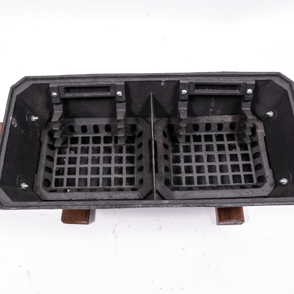 Vintage Hibachi Brand Small Cast Iron Grill Taiwan