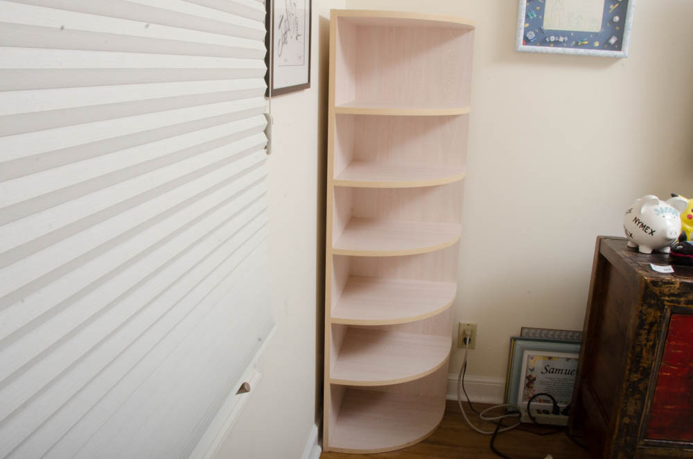 Modern Corner Shelf by Bellini