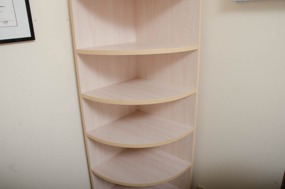 Modern Corner Shelf by Bellini