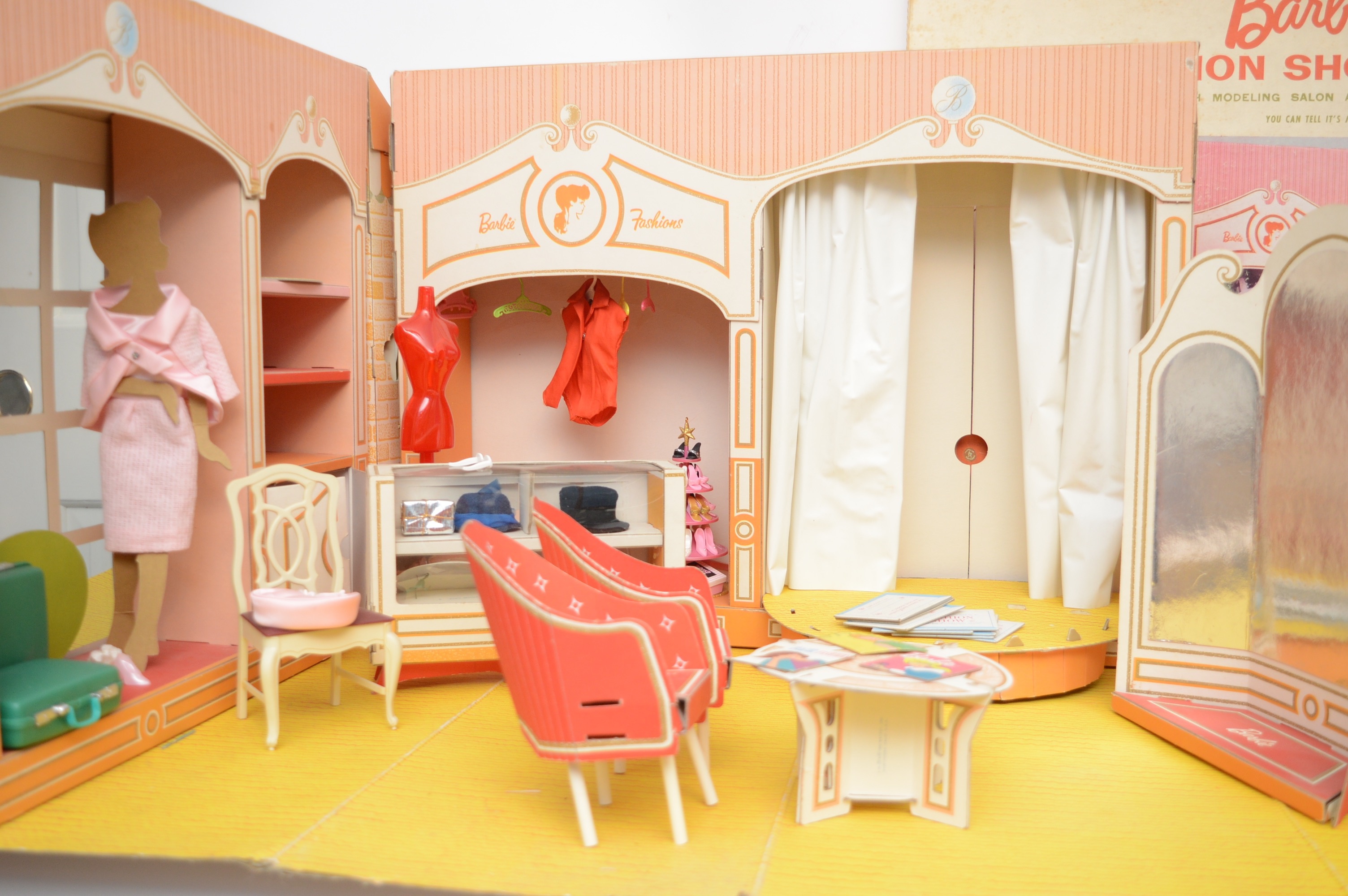 Barbie's Fashion Shop - Circa 1963