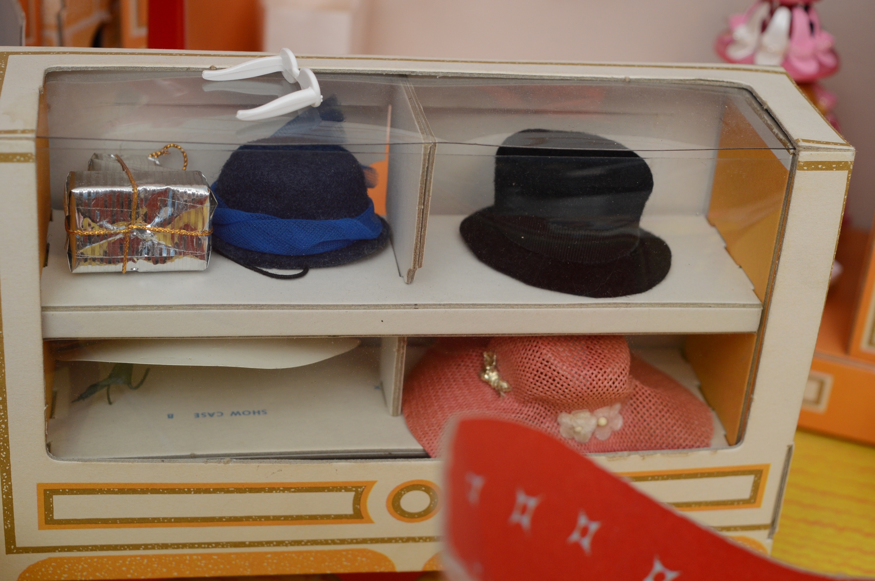 Barbie's Fashion Shop - Circa 1963