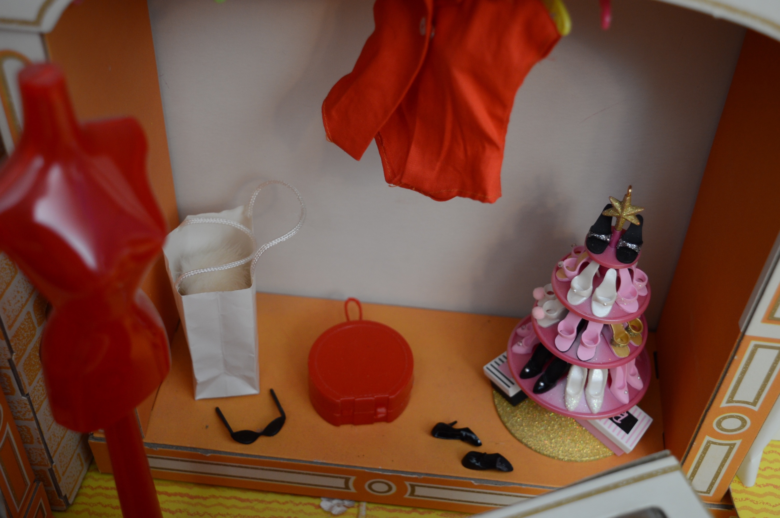 Barbie's Fashion Shop - Circa 1963