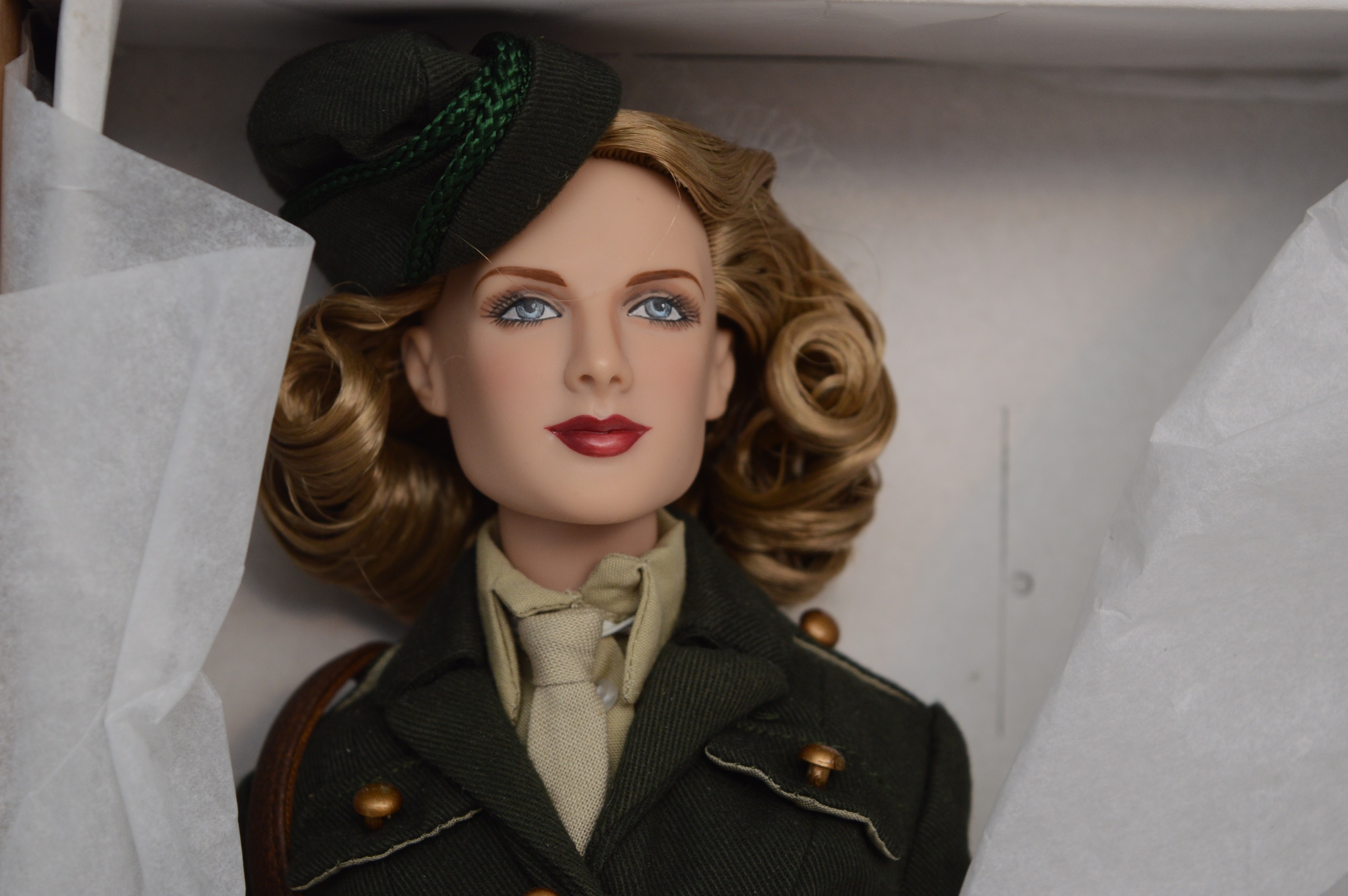 Tonner Doll Rosemary Clooney as Gene Marshall