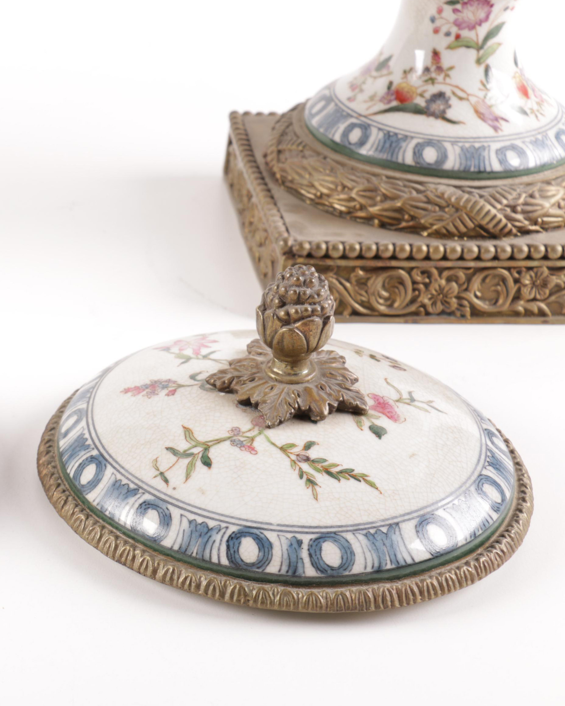 Reproduction Decorative Urn