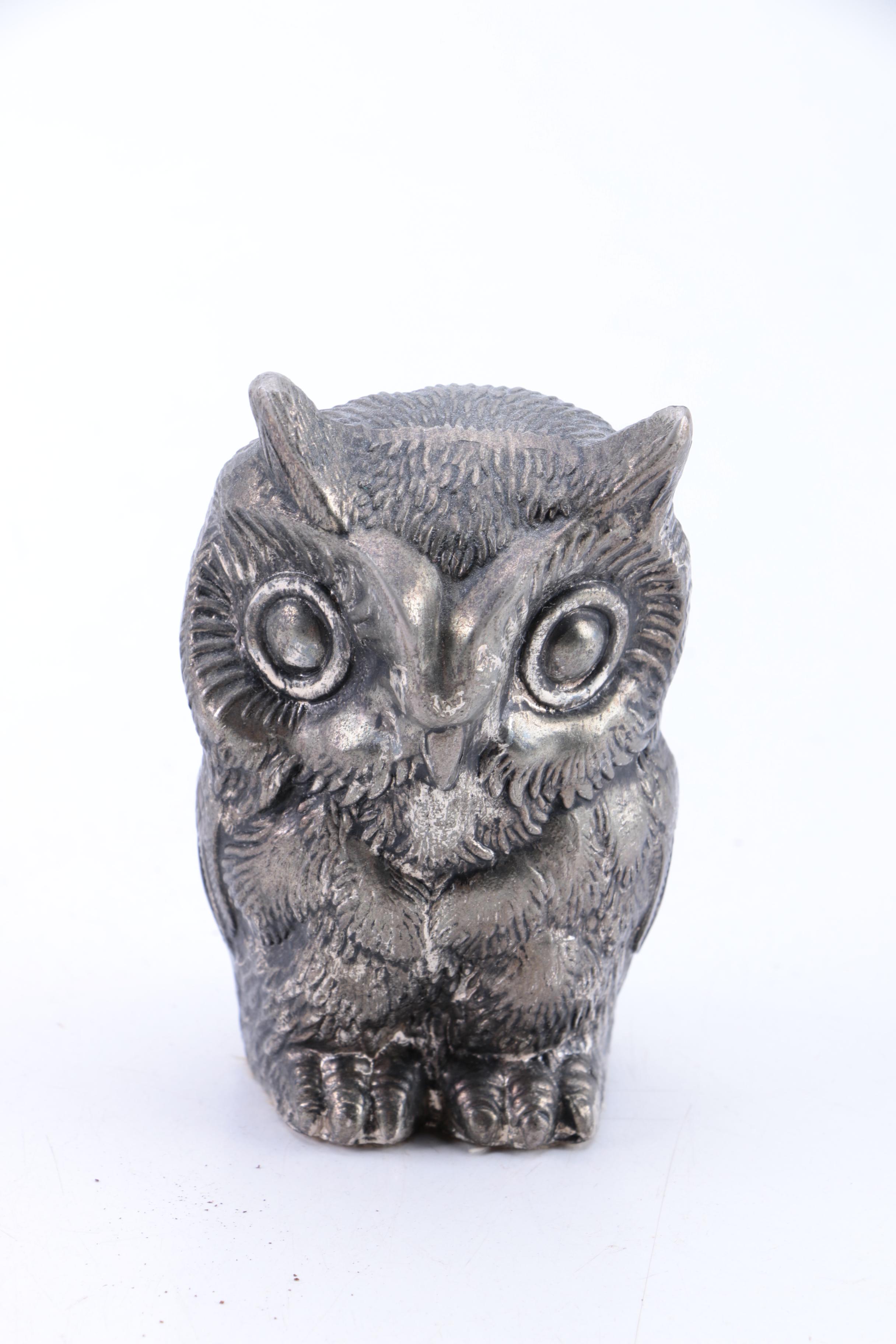 Assortment of Owl Decor