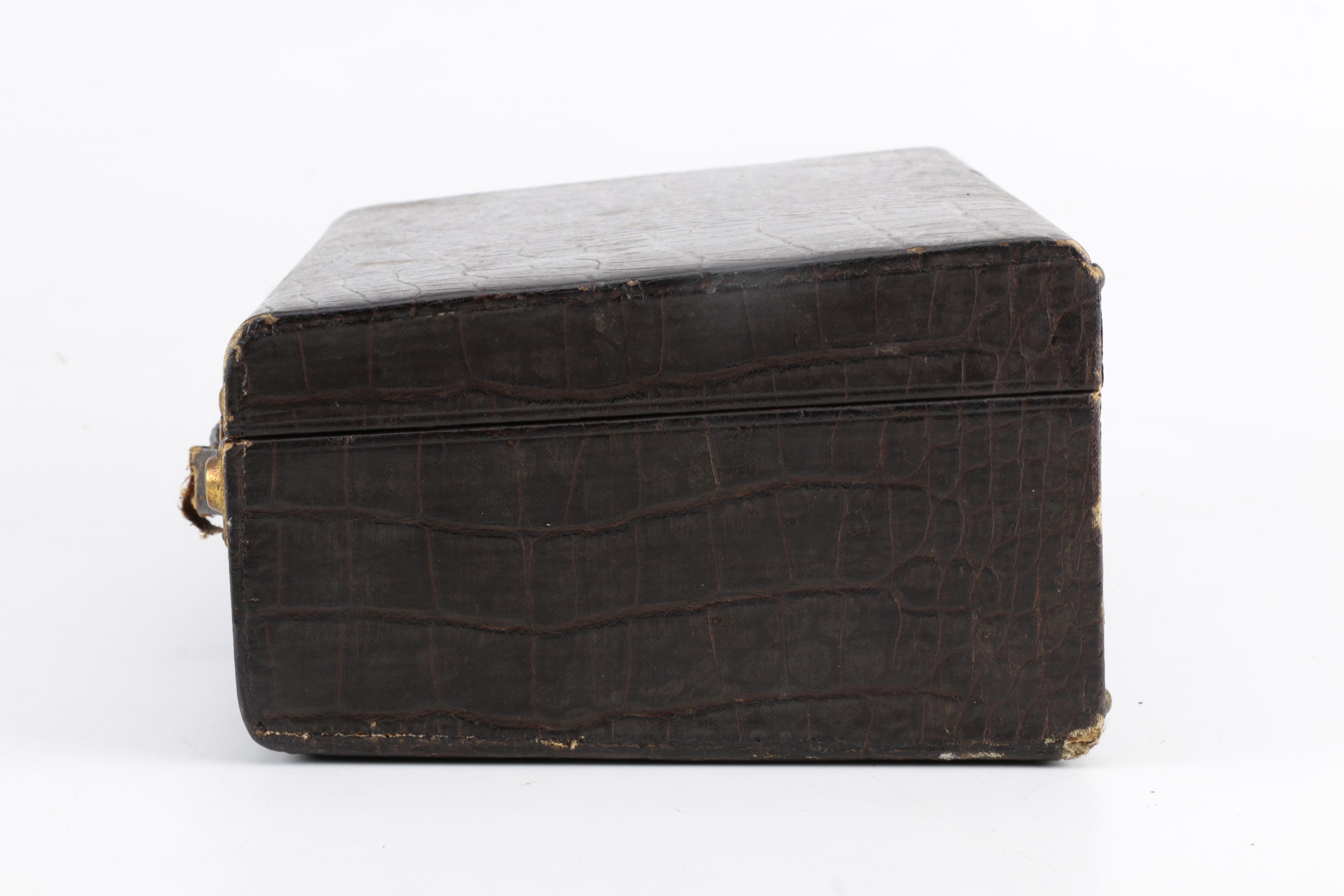 1930s-1940s Elizabeth Arden Beauty Box