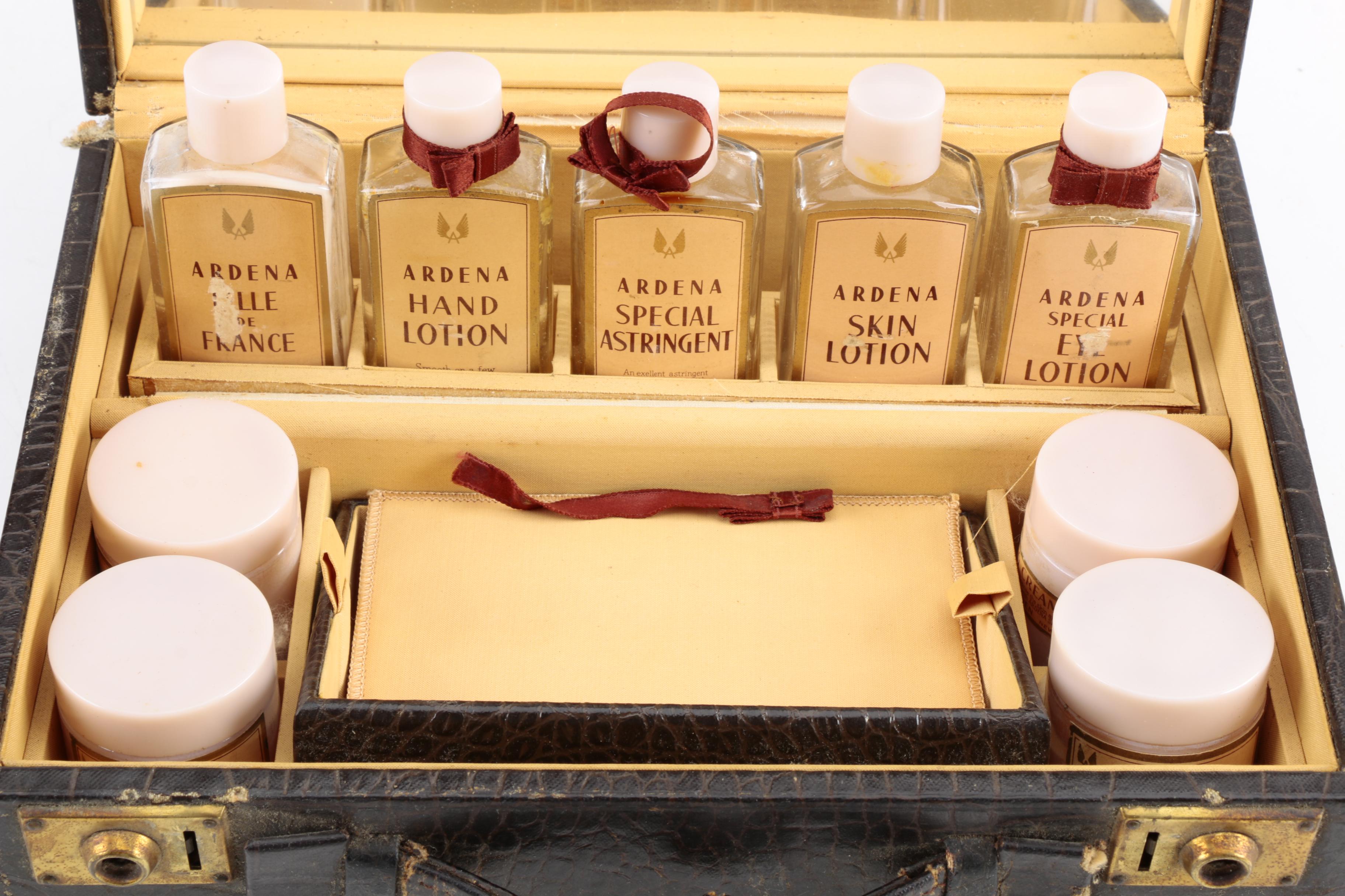 1930s-1940s Elizabeth Arden Beauty Box