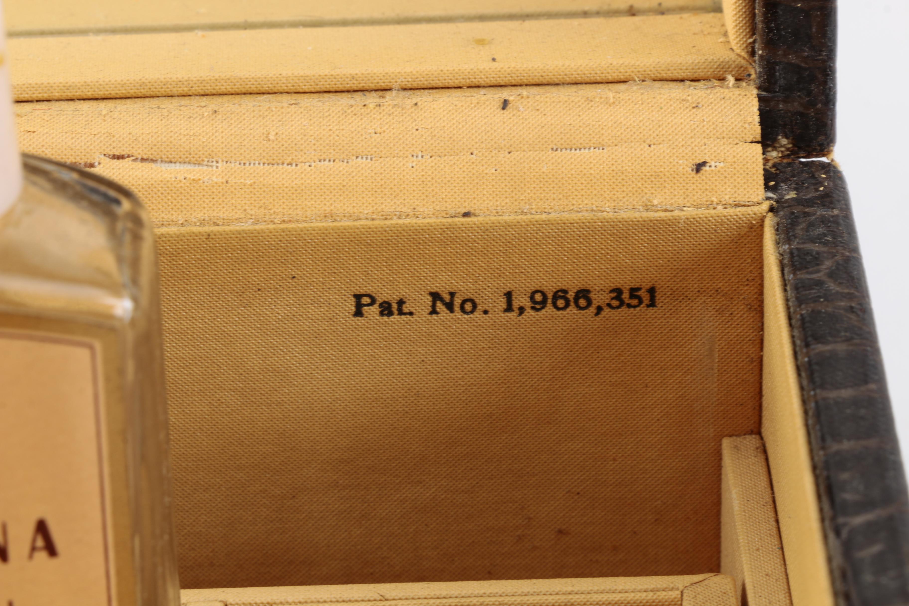 1930s-1940s Elizabeth Arden Beauty Box