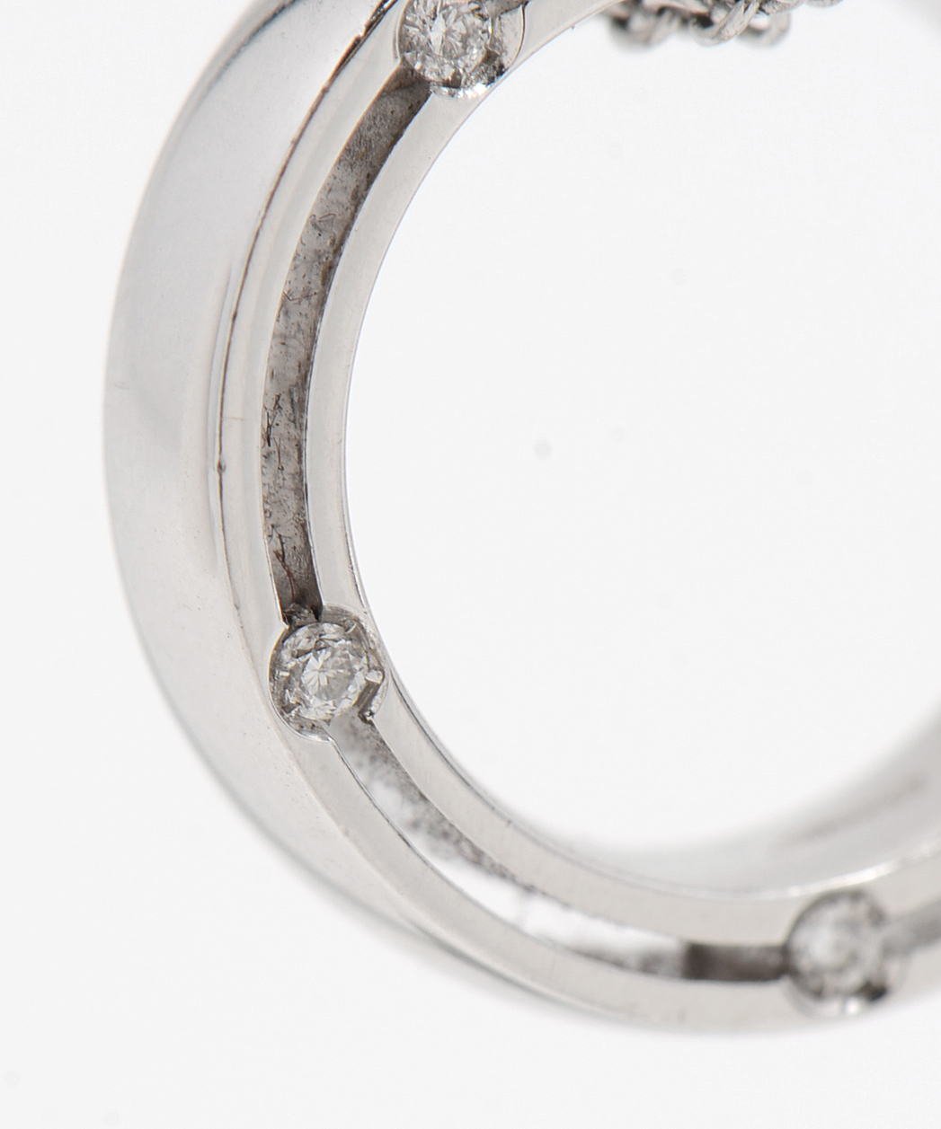 Damiani and Brad Pitt Designed 18K White Gold and Diamond Circle Necklace