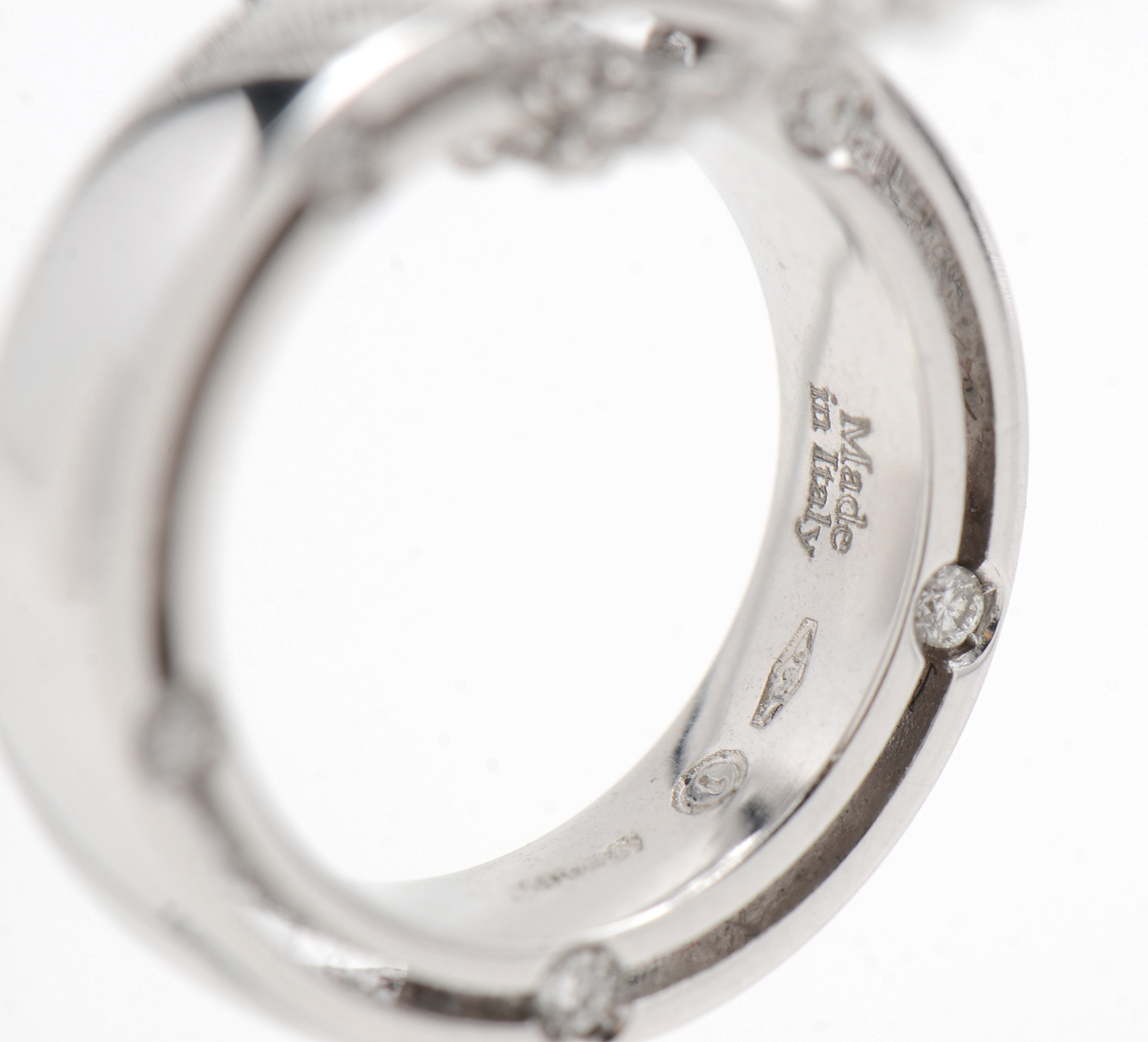 Damiani and Brad Pitt Designed 18K White Gold and Diamond Circle Necklace