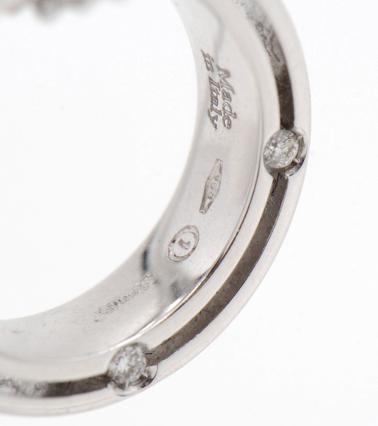 Damiani and Brad Pitt Designed 18K White Gold and Diamond Circle Necklace