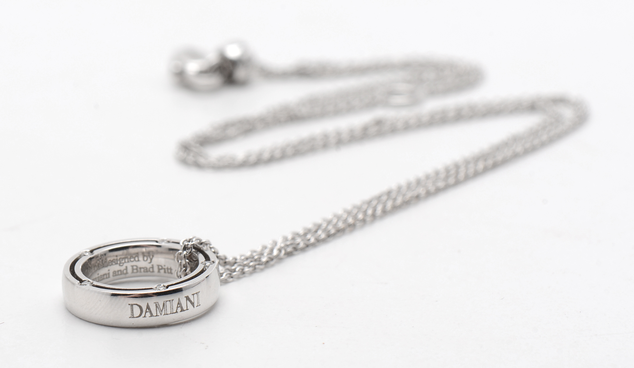 Damiani and Brad Pitt Designed 18K White Gold and Diamond Circle Necklace