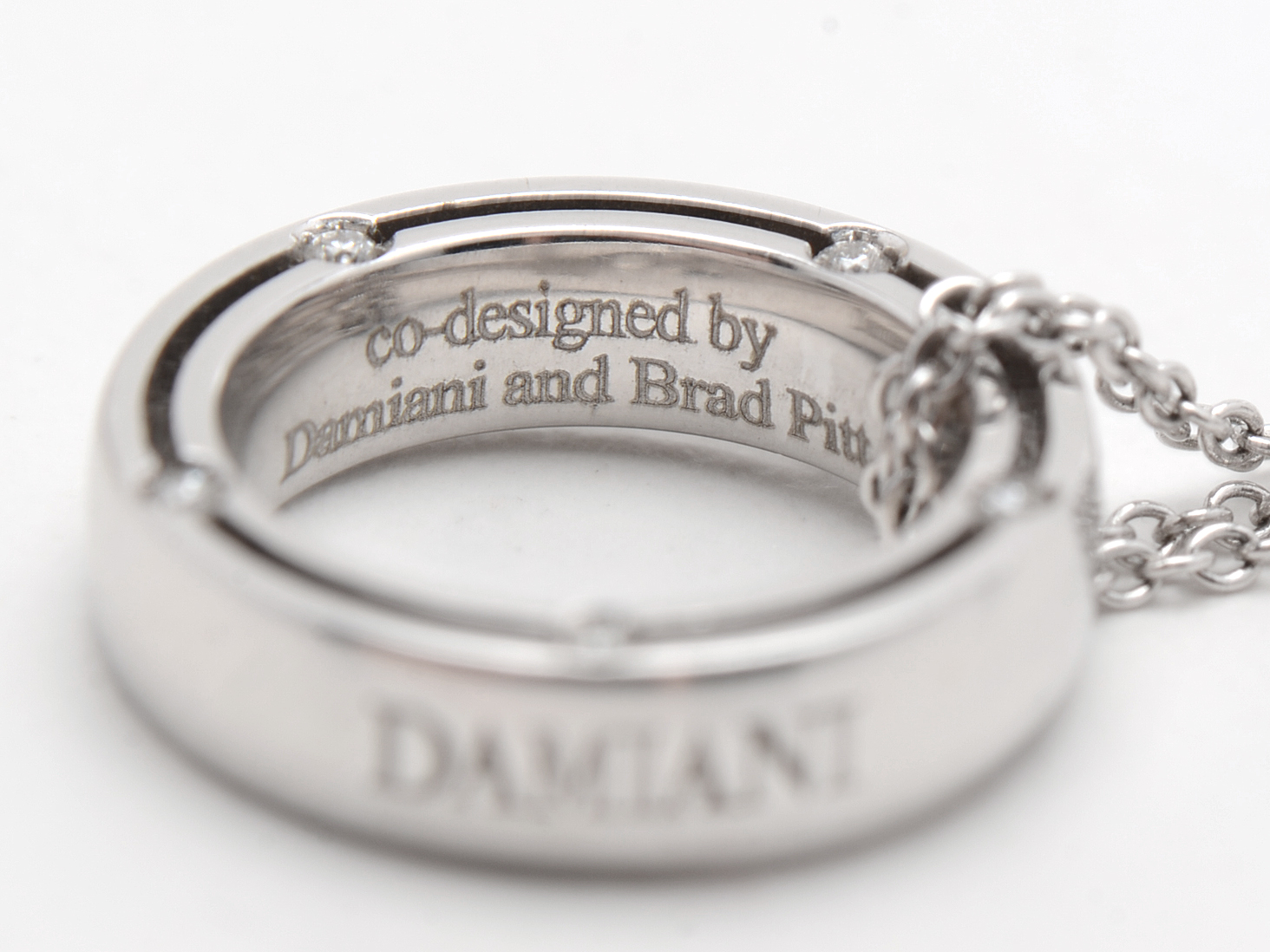 Damiani and Brad Pitt Designed 18K White Gold and Diamond Circle Necklace