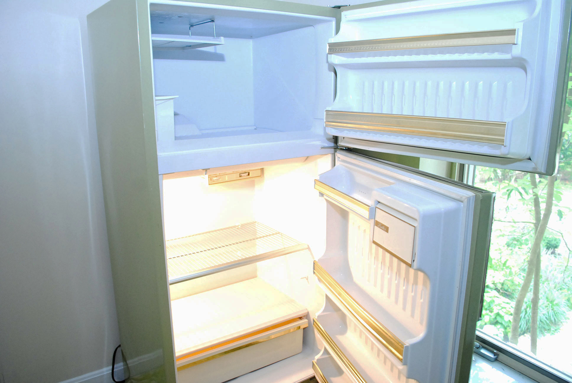 Vintage Hotpoint No Frost Refrigerator