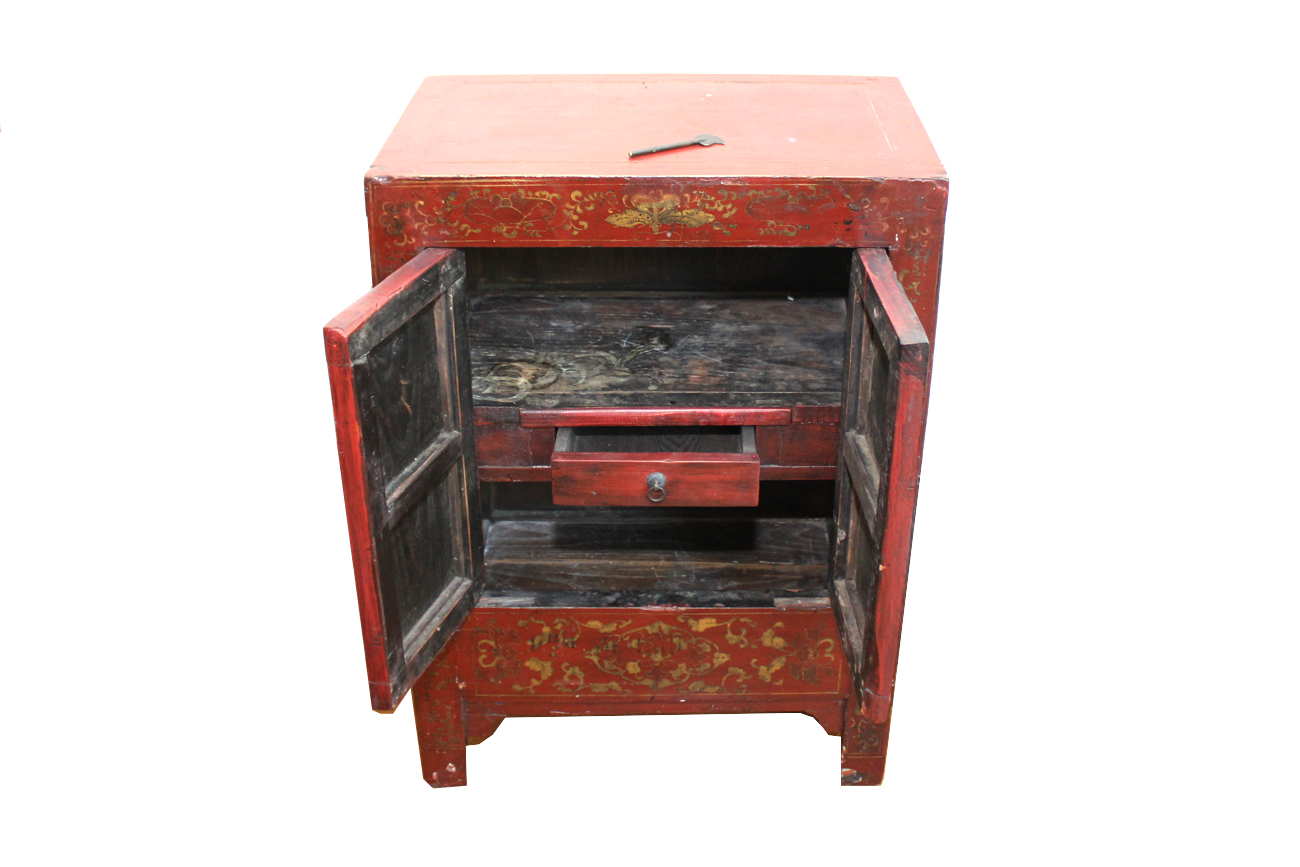 Chinoiserie Red Lacquered Cabinet