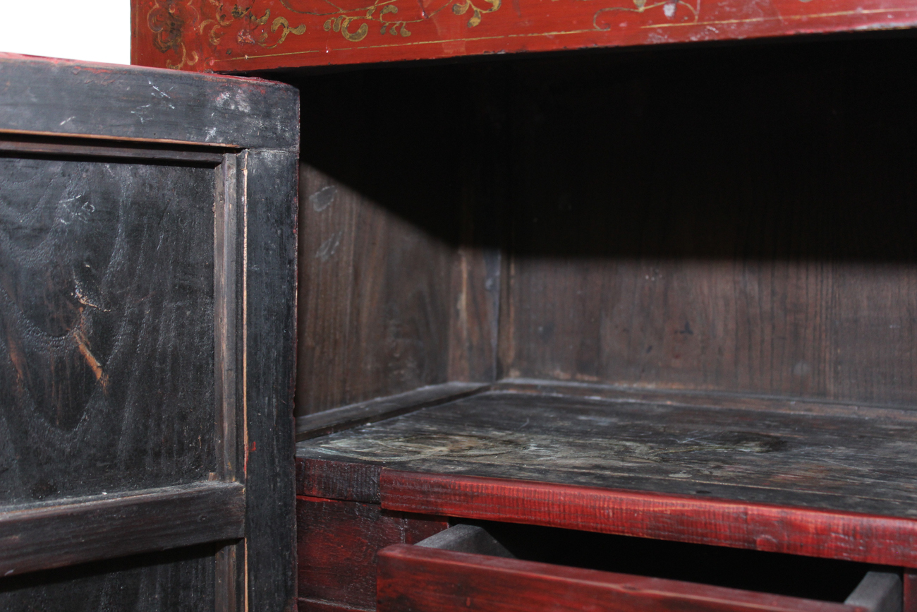 Chinoiserie Red Lacquered Cabinet