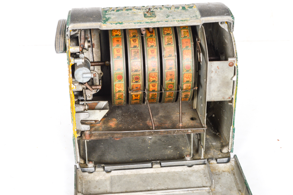 Vintage Smoke Reels Gum Vendor Slot Machine
