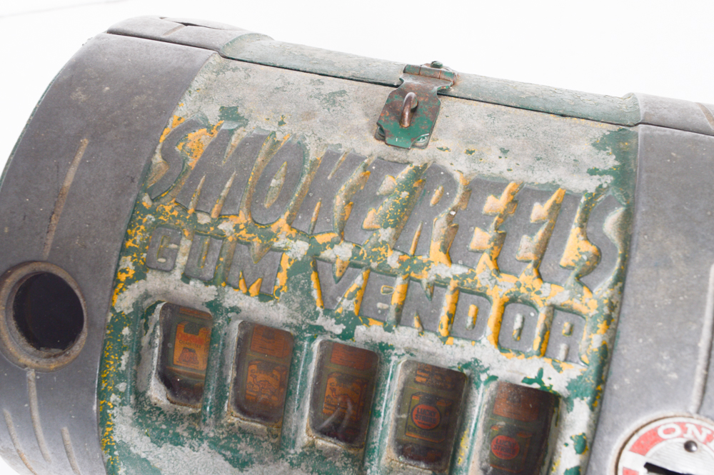 Vintage Smoke Reels Gum Vendor Slot Machine