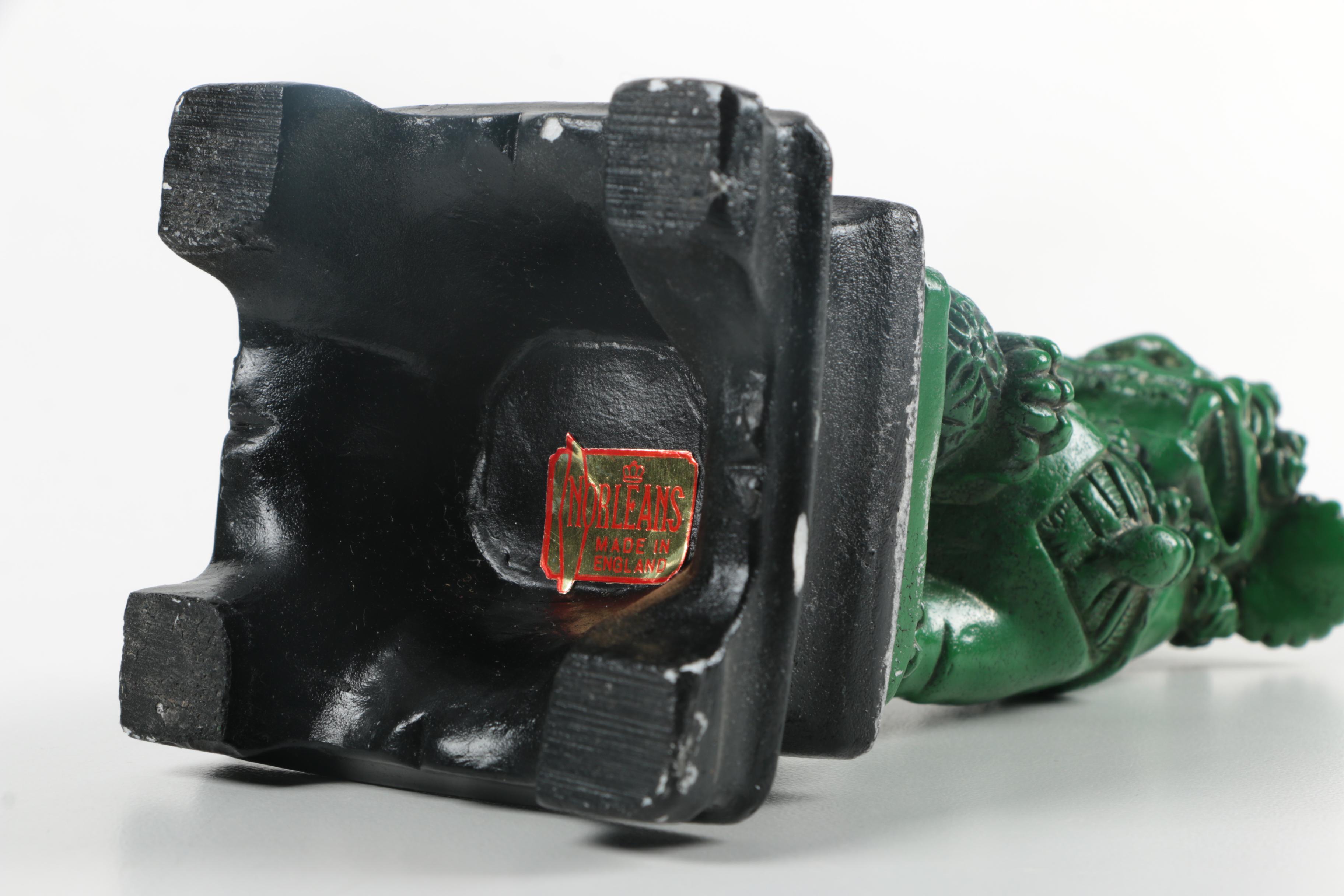 Green Guardian Lion Figurines on Black Bases