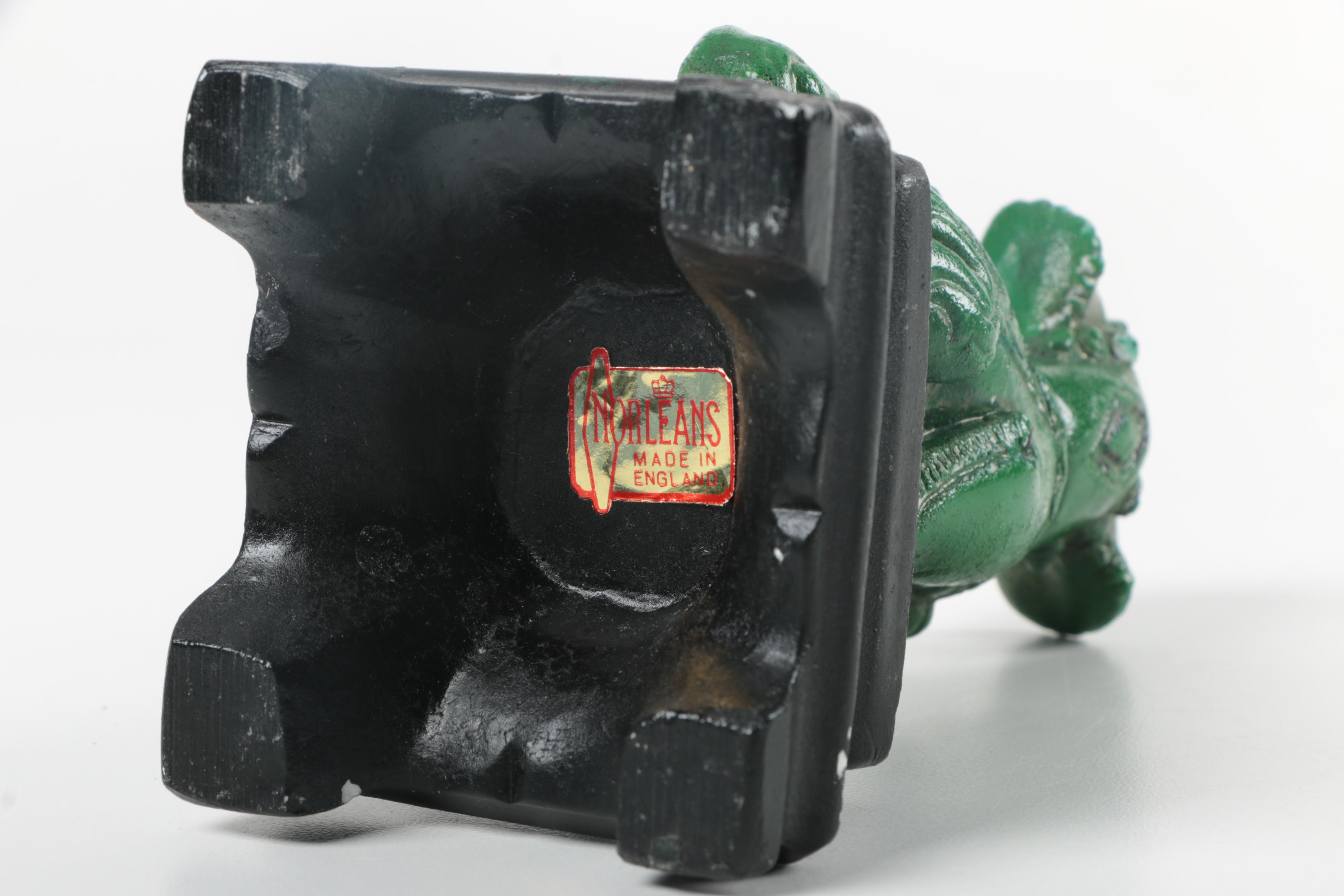 Green Guardian Lion Figurines on Black Bases