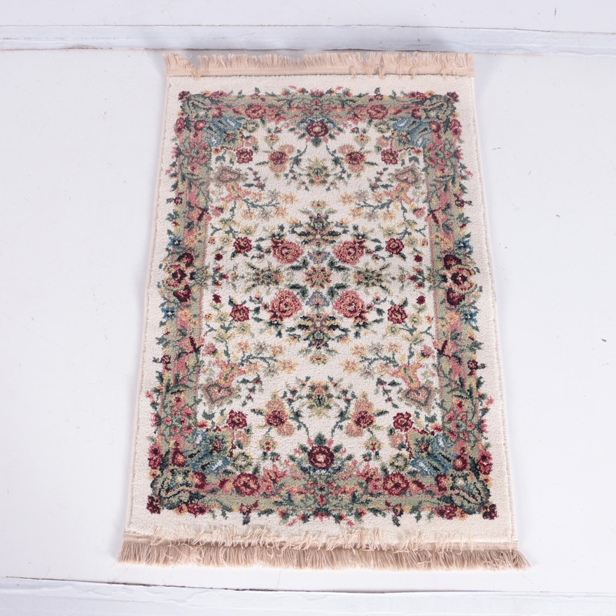 Machine Made Floral Accent Rug