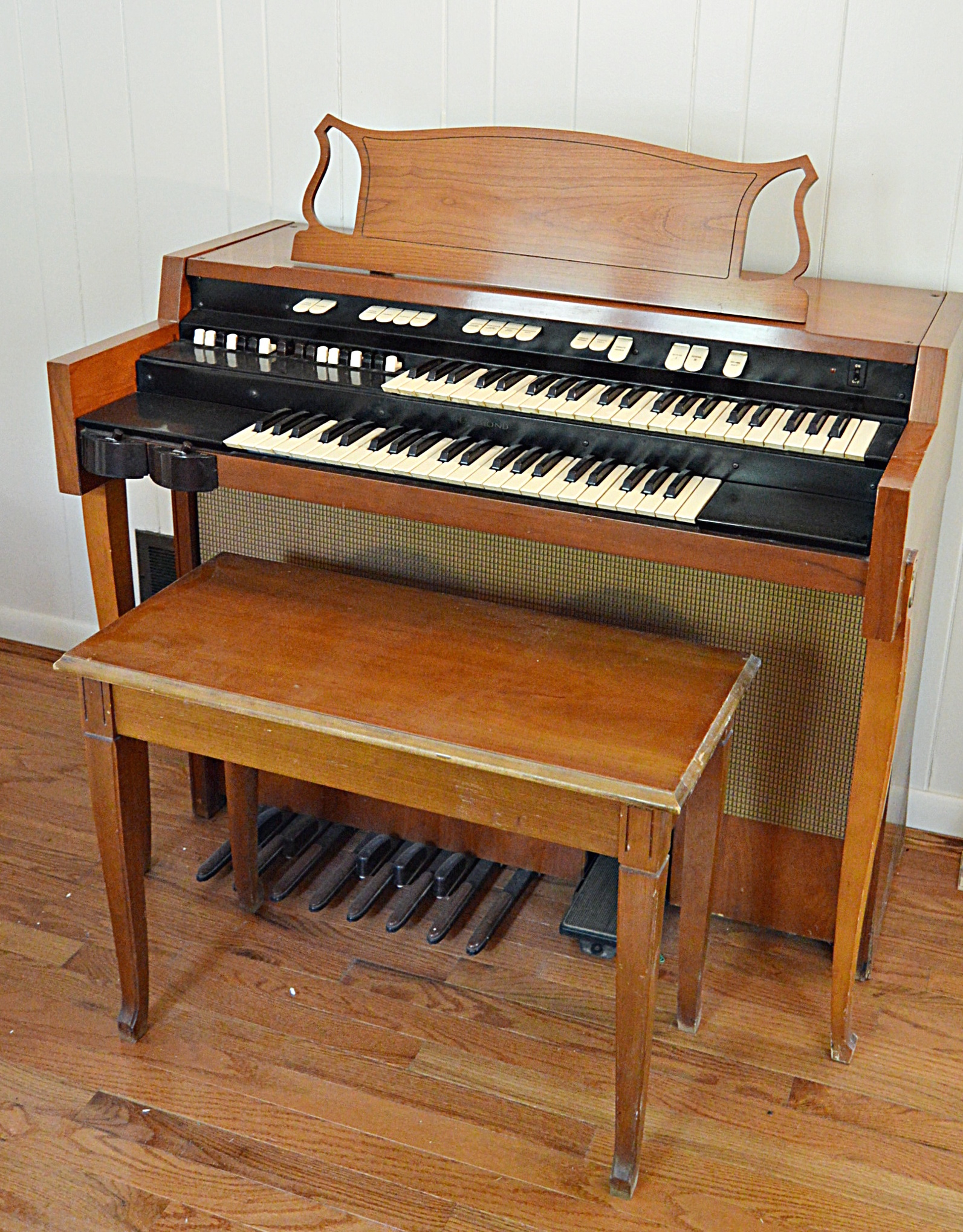 Hammond Console Organ and Bench