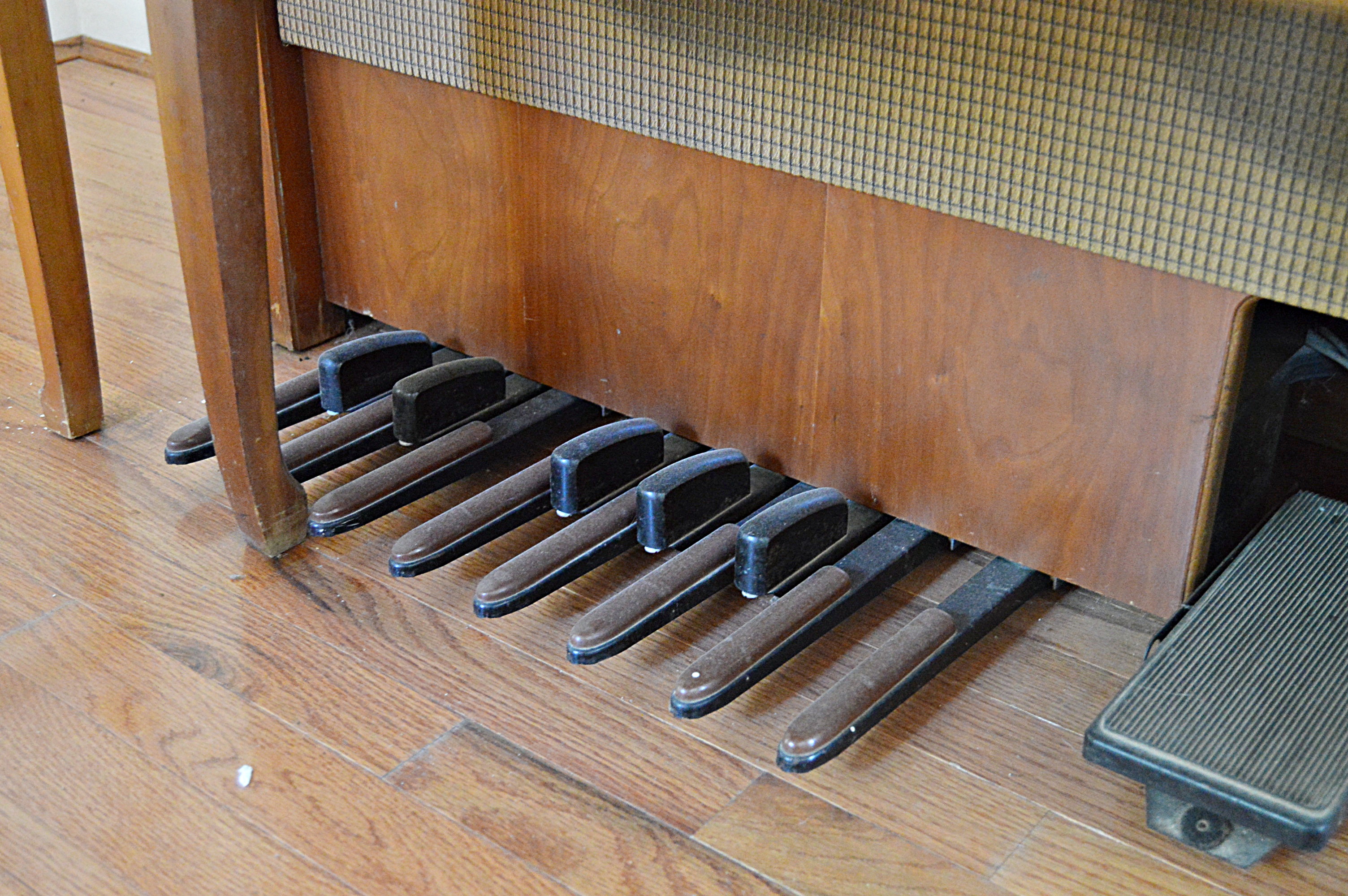 Hammond Console Organ and Bench