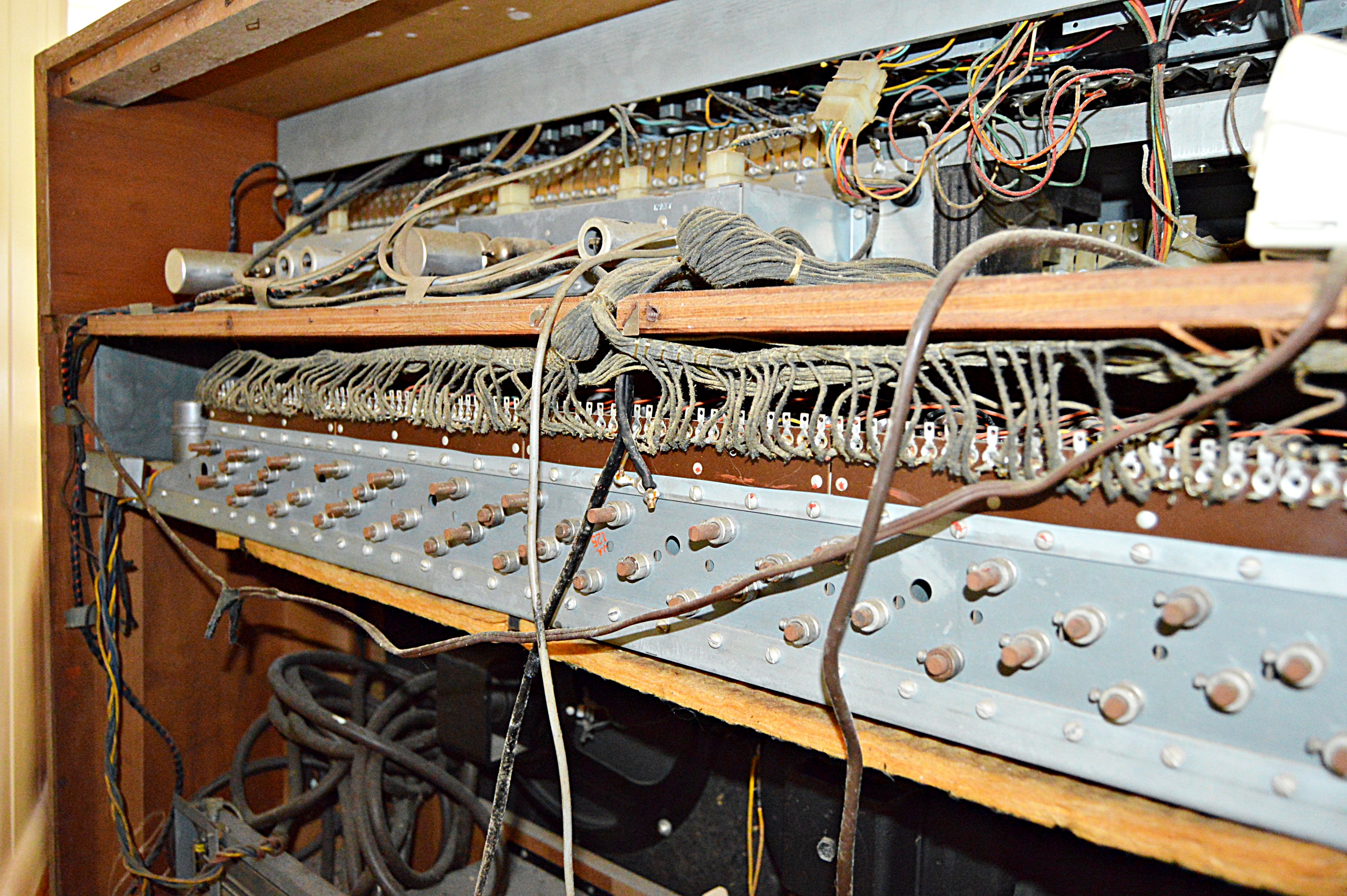 Hammond Console Organ and Bench