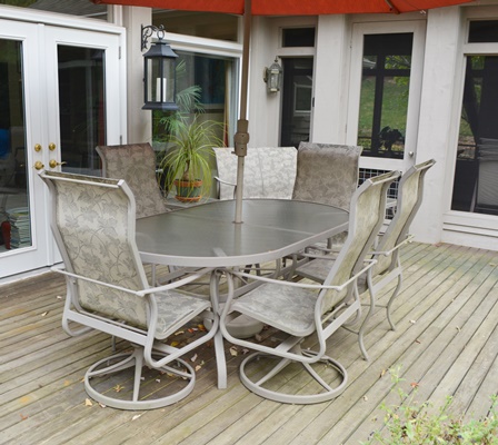 Carter Grandle "Avalon" Patio Dining Set With Umbrella