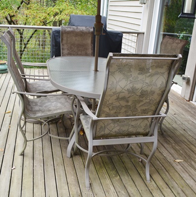 Carter Grandle "Avalon" Patio Dining Set With Umbrella