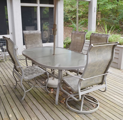 Carter Grandle "Avalon" Patio Dining Set With Umbrella