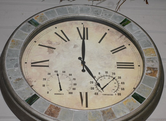 Wall Clock With Thermometer and Humidity