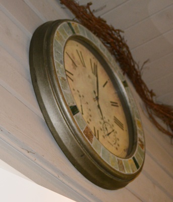 Wall Clock With Thermometer and Humidity