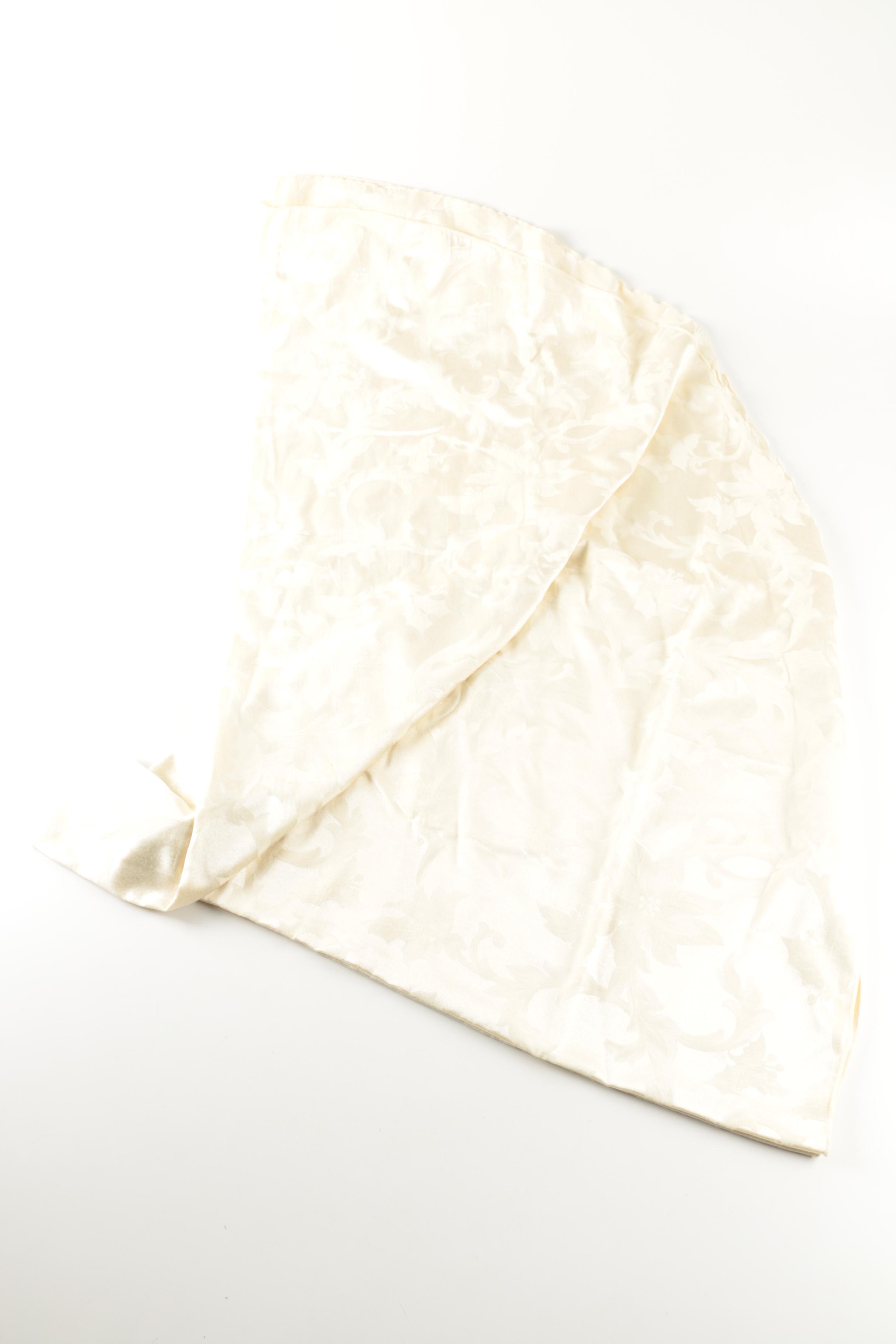 Assorted Table Linens