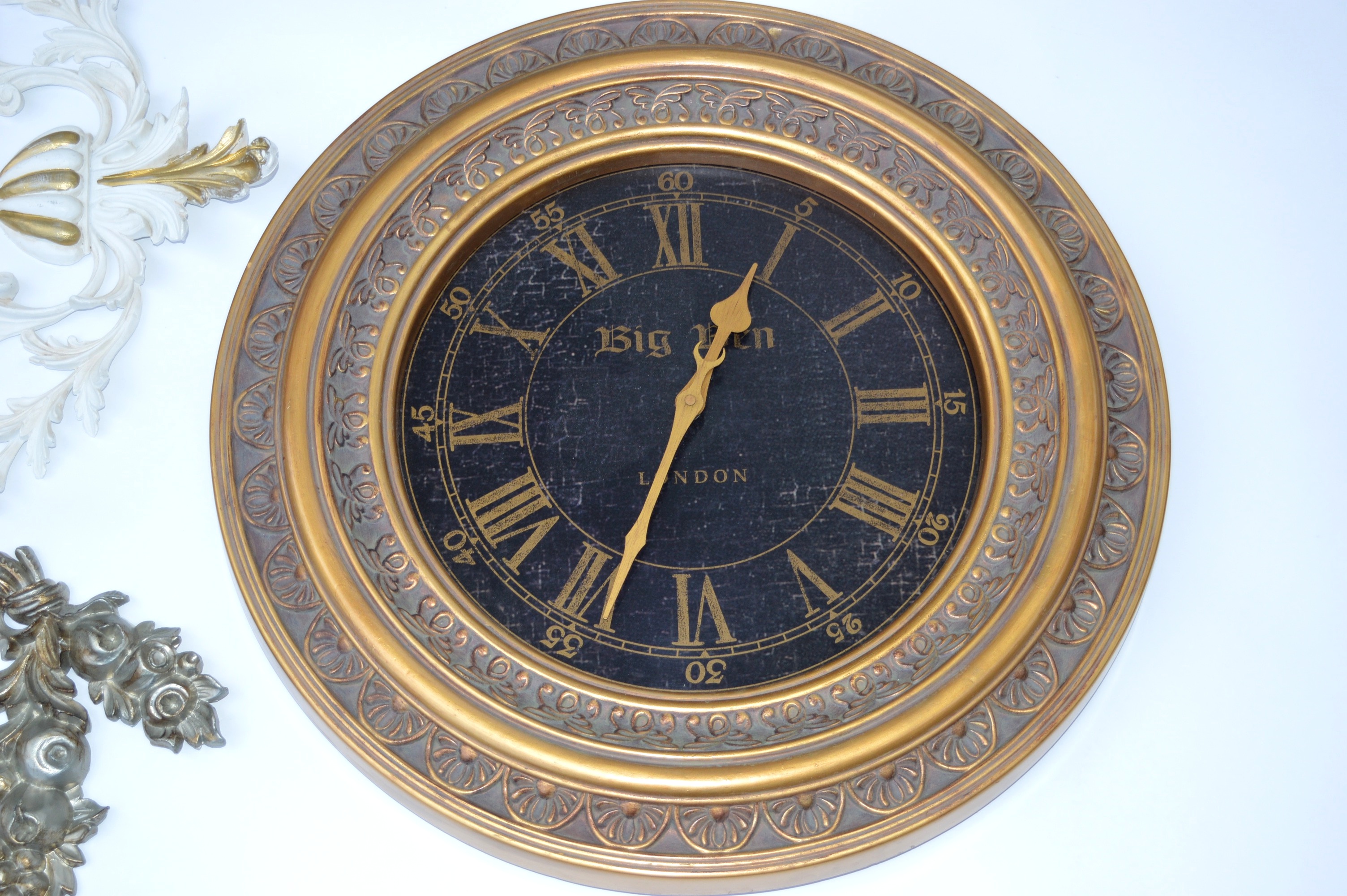 Home Decor Plaster and Wood Wall Shelves and Decor