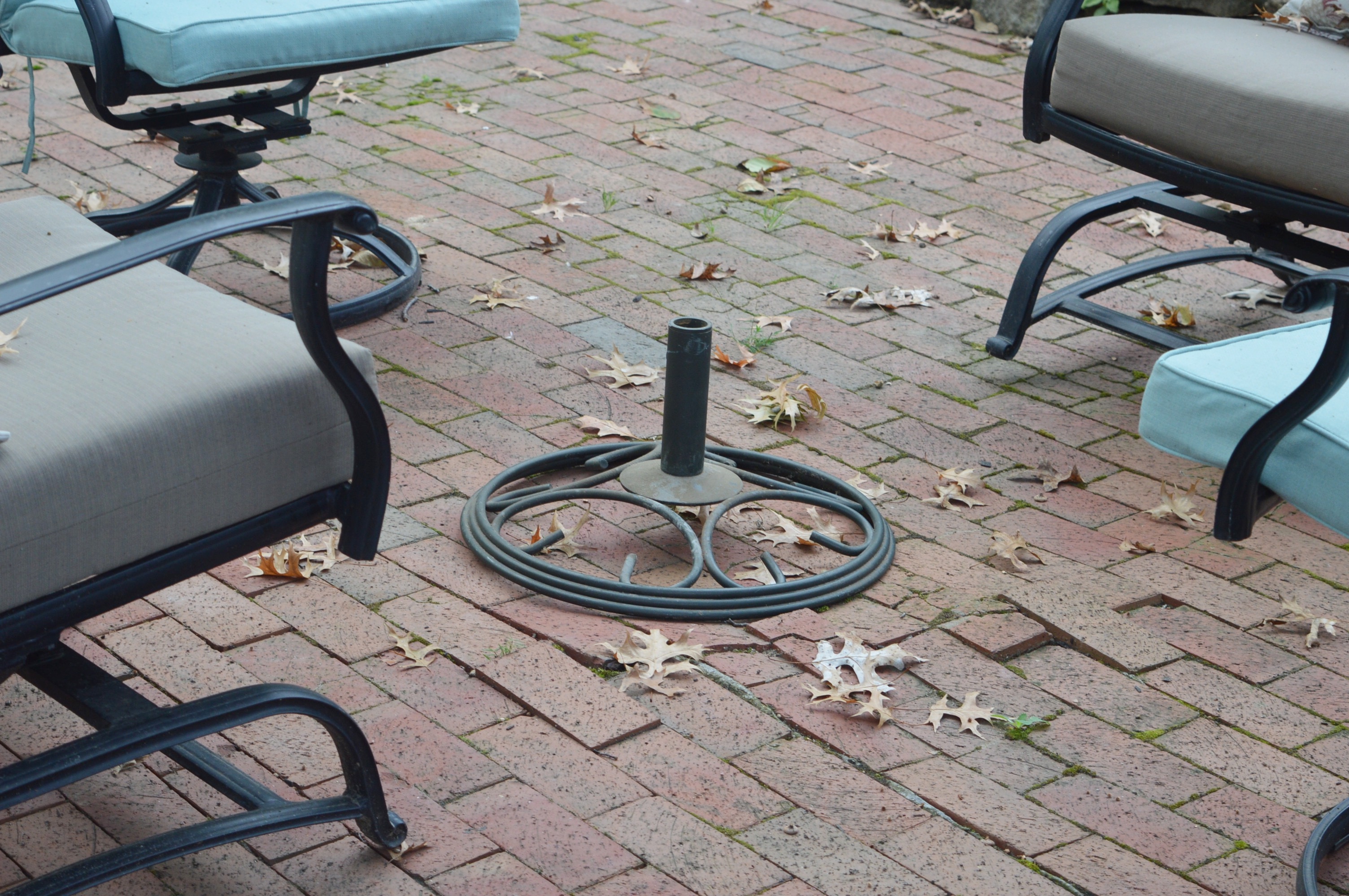 Two Swivel and Two Rocker Patio Chairs with Smith & Hawken Cushions