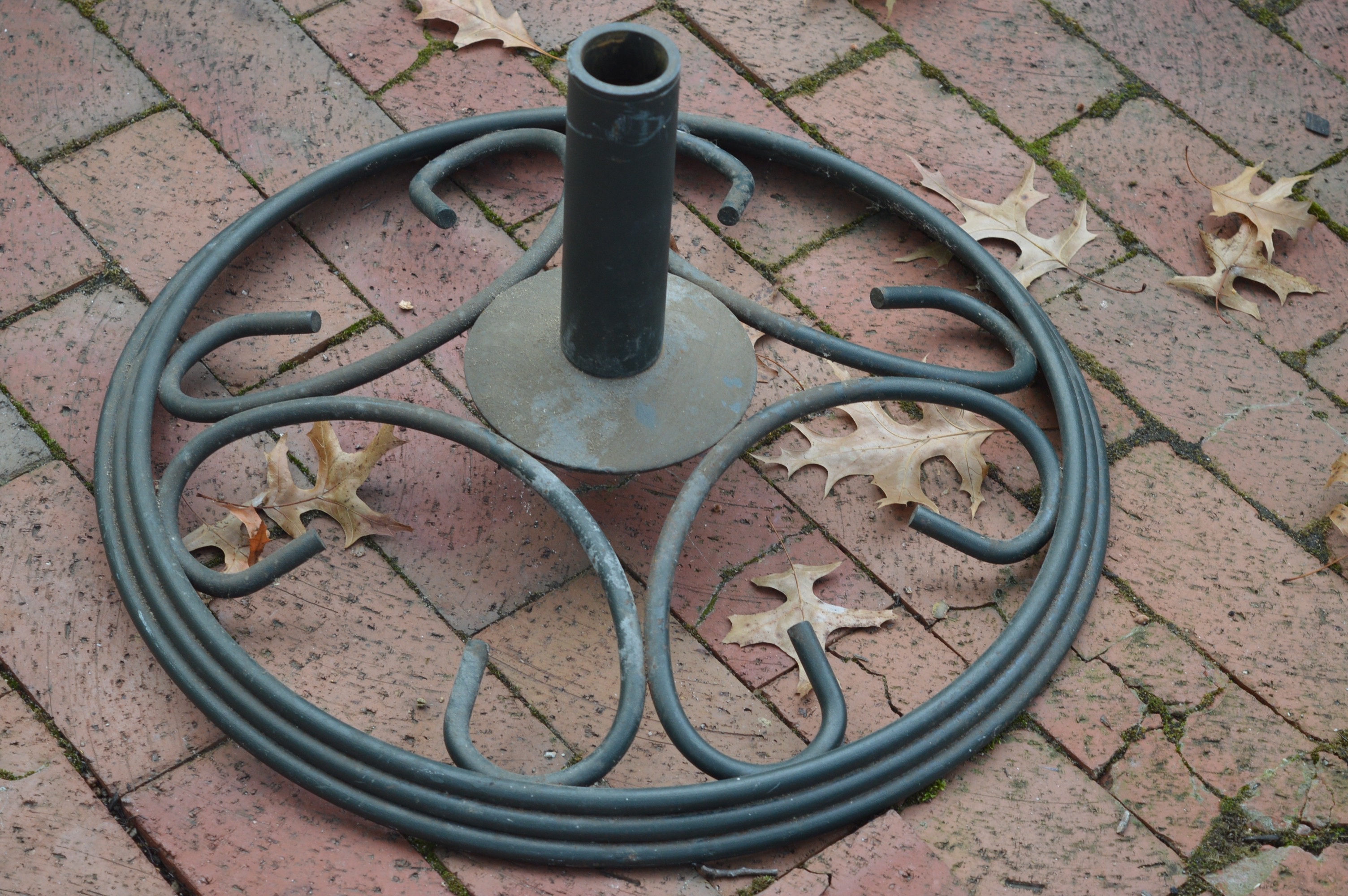 Two Swivel and Two Rocker Patio Chairs with Smith & Hawken Cushions