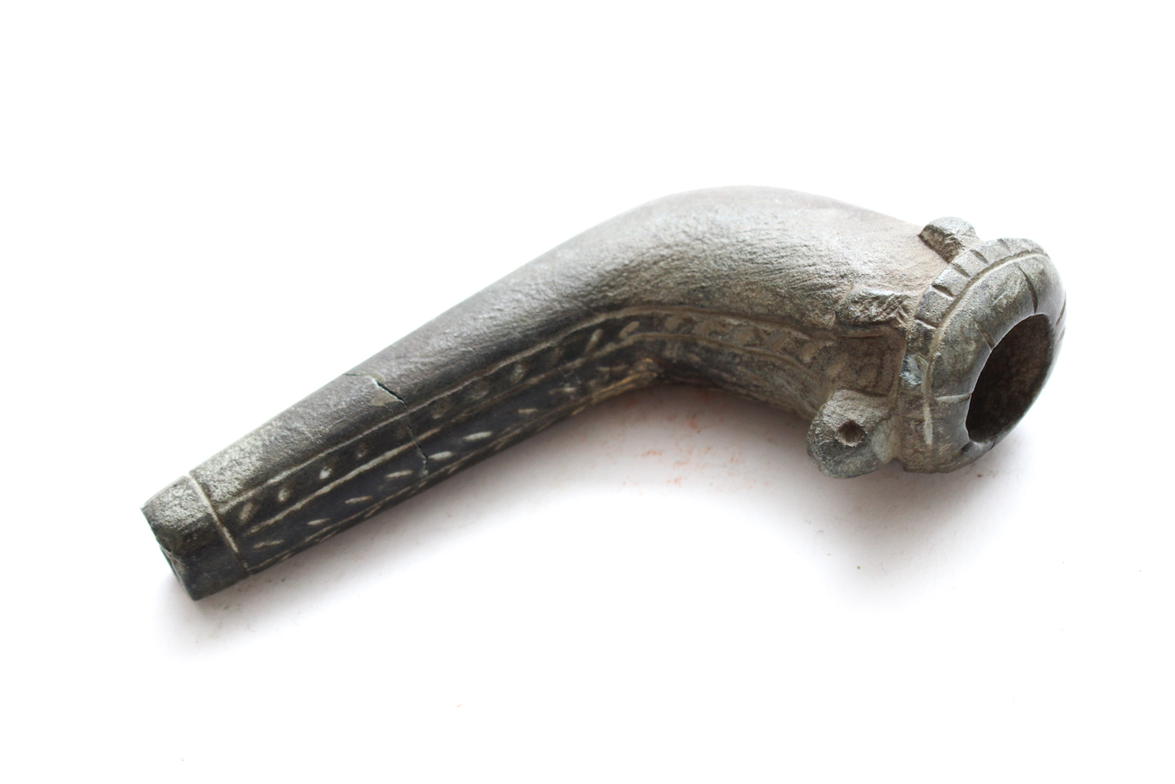 Antique Carved Iroquois Trumpet Pipe