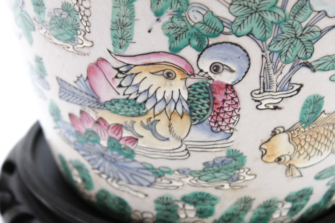 Large Lidded Chinese Urn