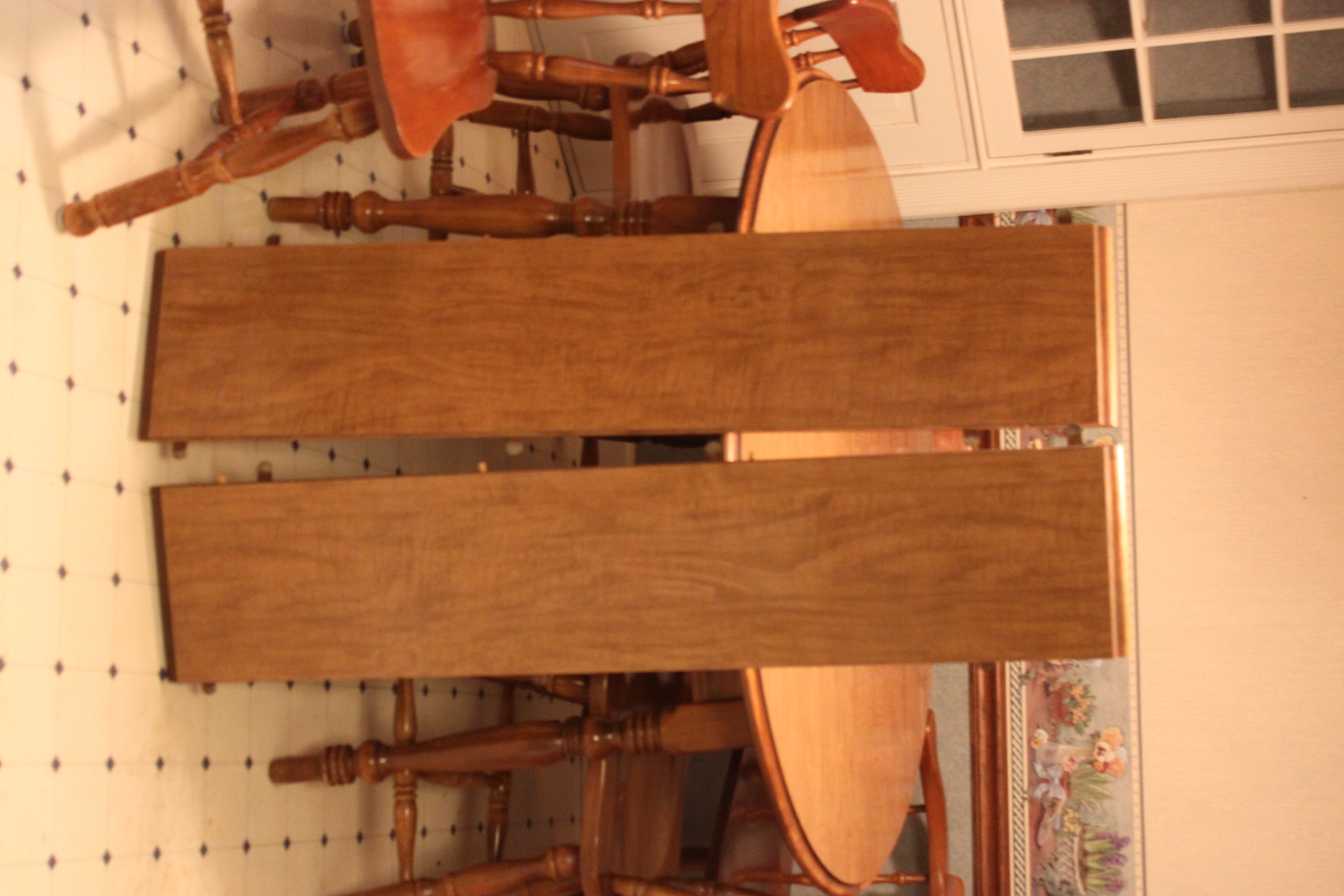 Vintage Traditional Style Dining Table and Chairs