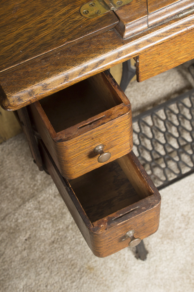 Semi-Antique Singer Sewing Machine and Treadle Table
