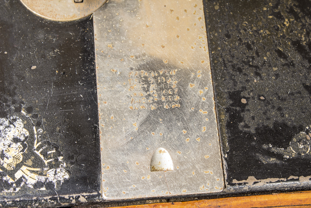 Semi-Antique Singer Sewing Machine and Treadle Table