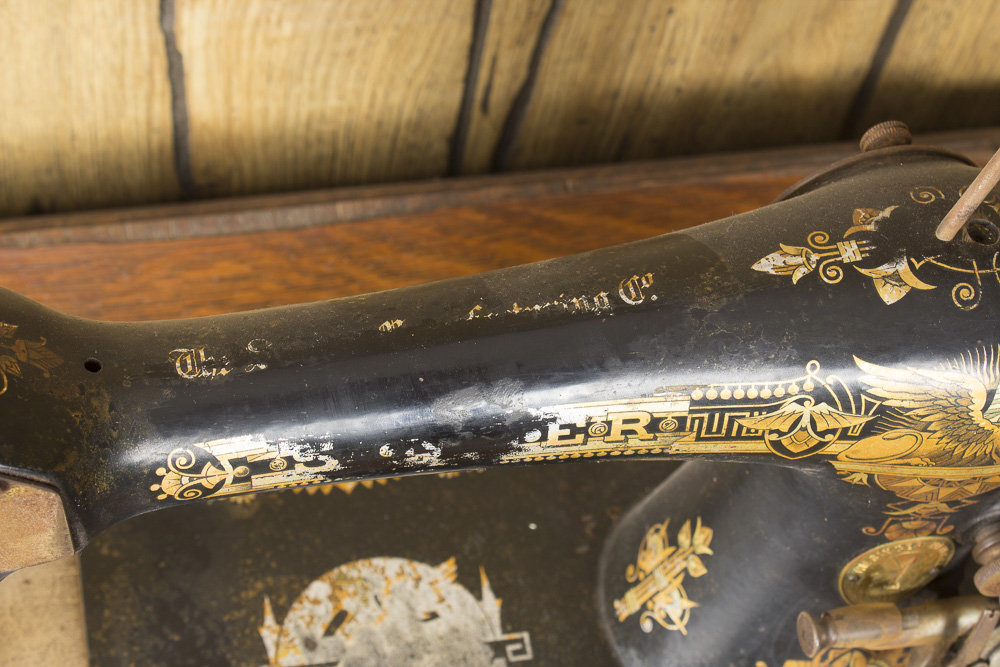 Semi-Antique Singer Sewing Machine and Treadle Table