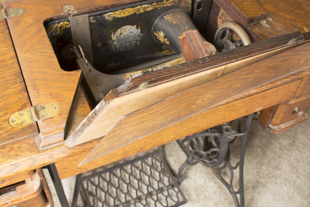 Semi-Antique Singer Sewing Machine and Treadle Table