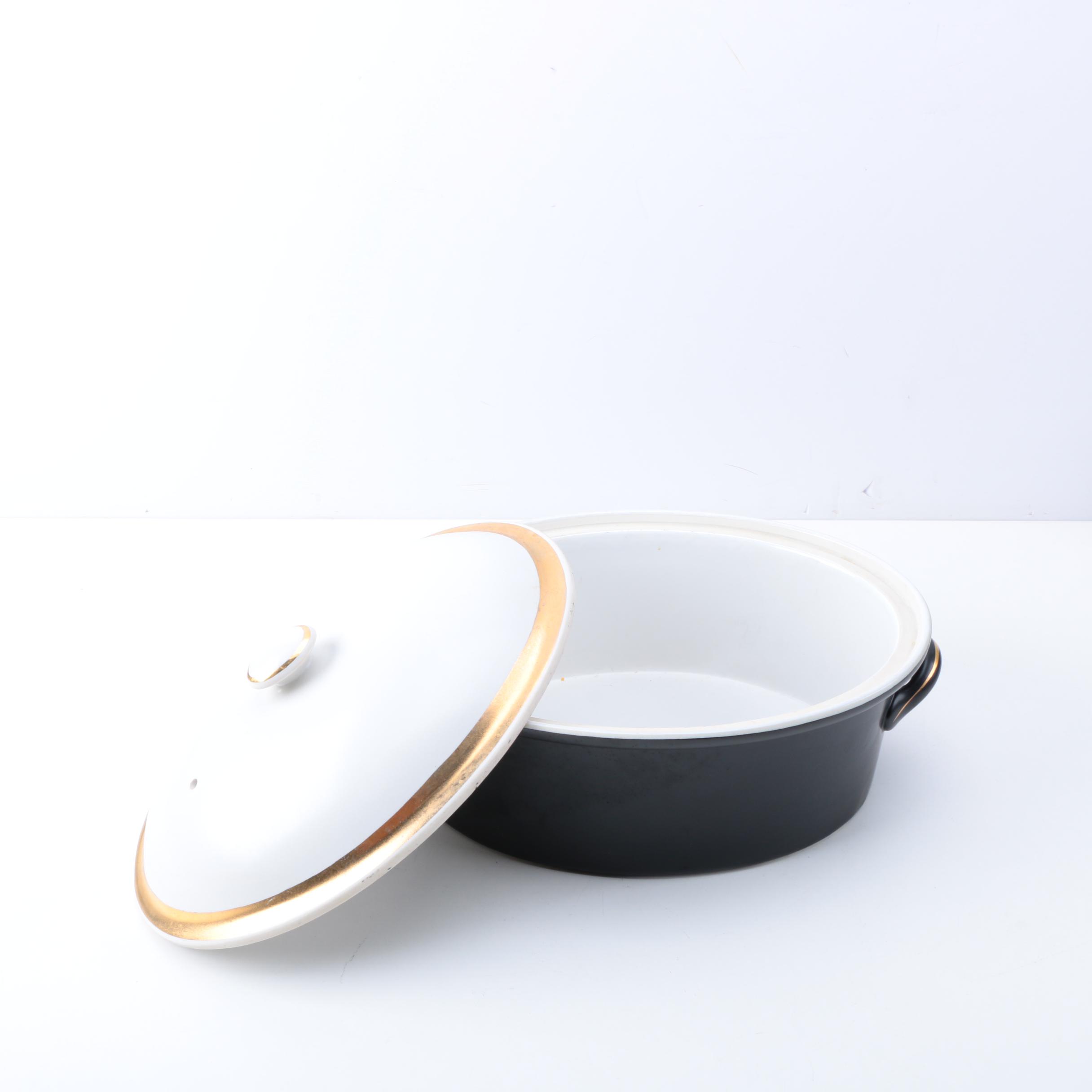 Hall's Dutch Oven and Monterey Jumbo Steak Knives