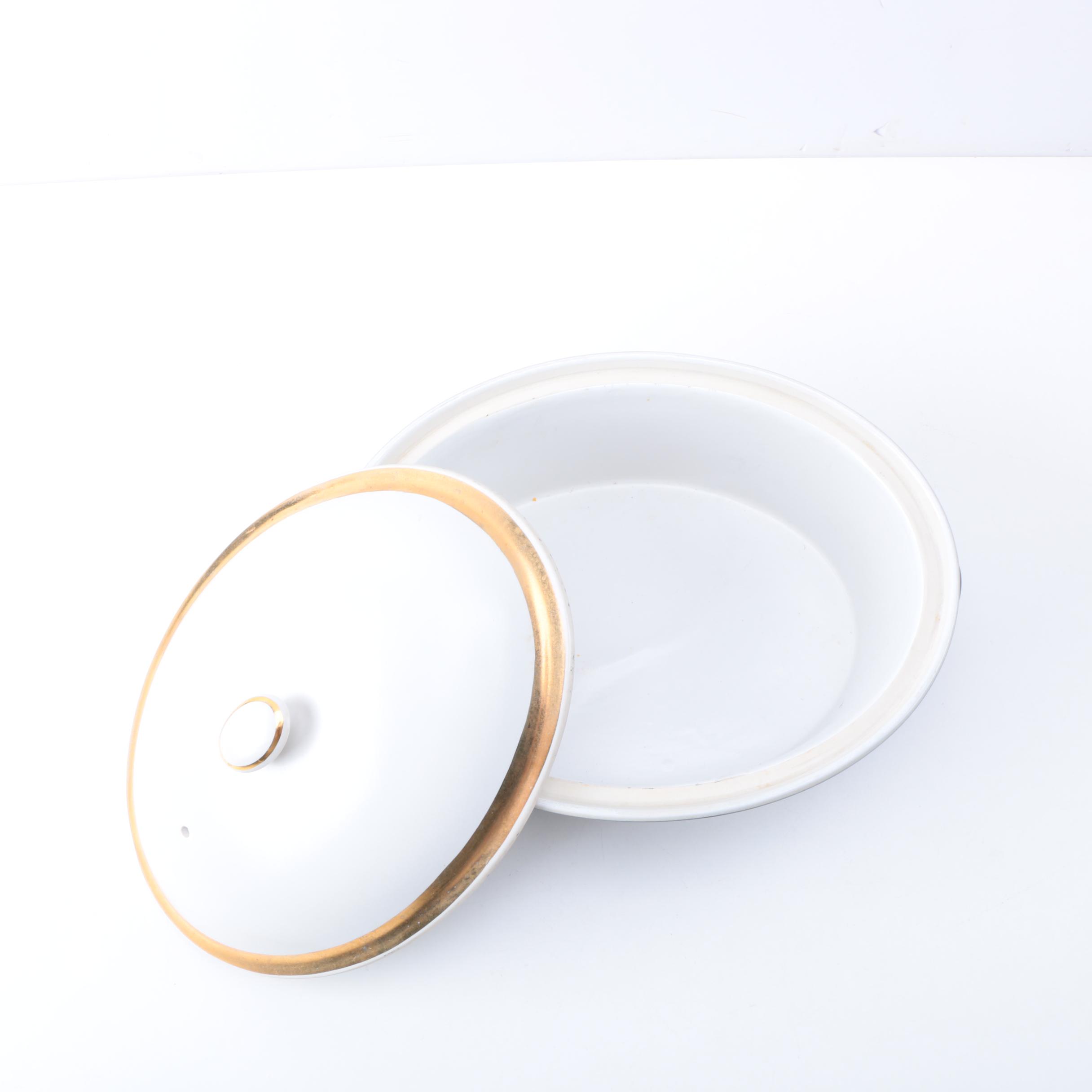 Hall's Dutch Oven and Monterey Jumbo Steak Knives