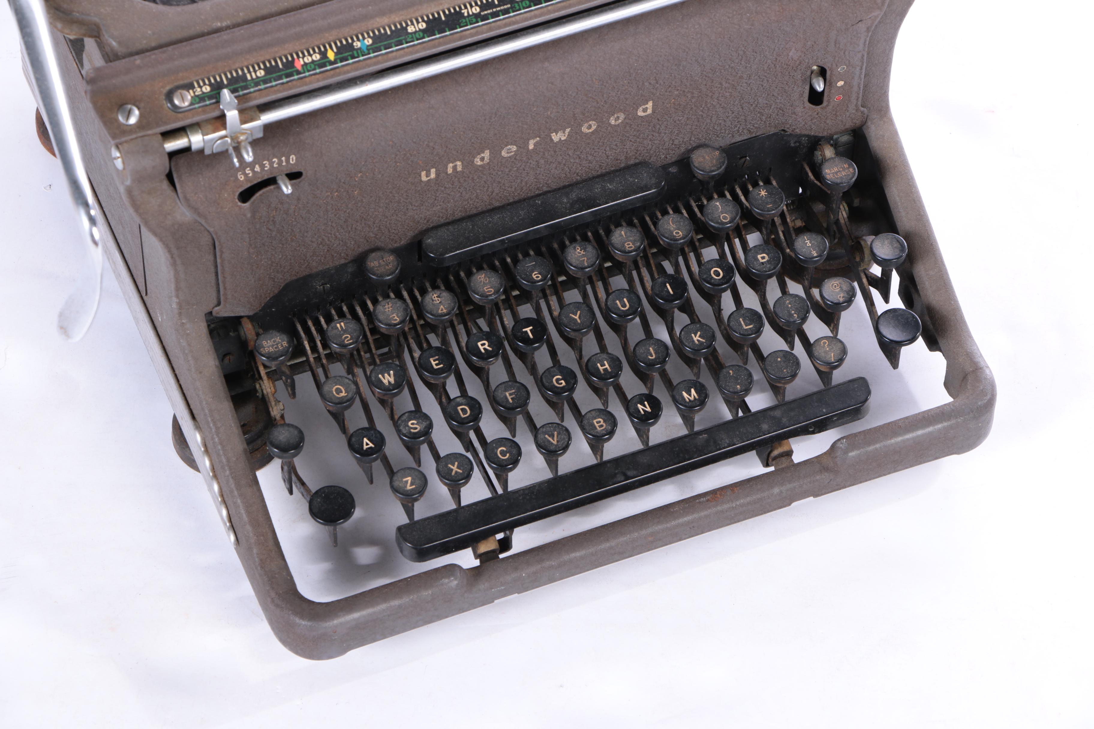 Vintage Underwood Typewriter