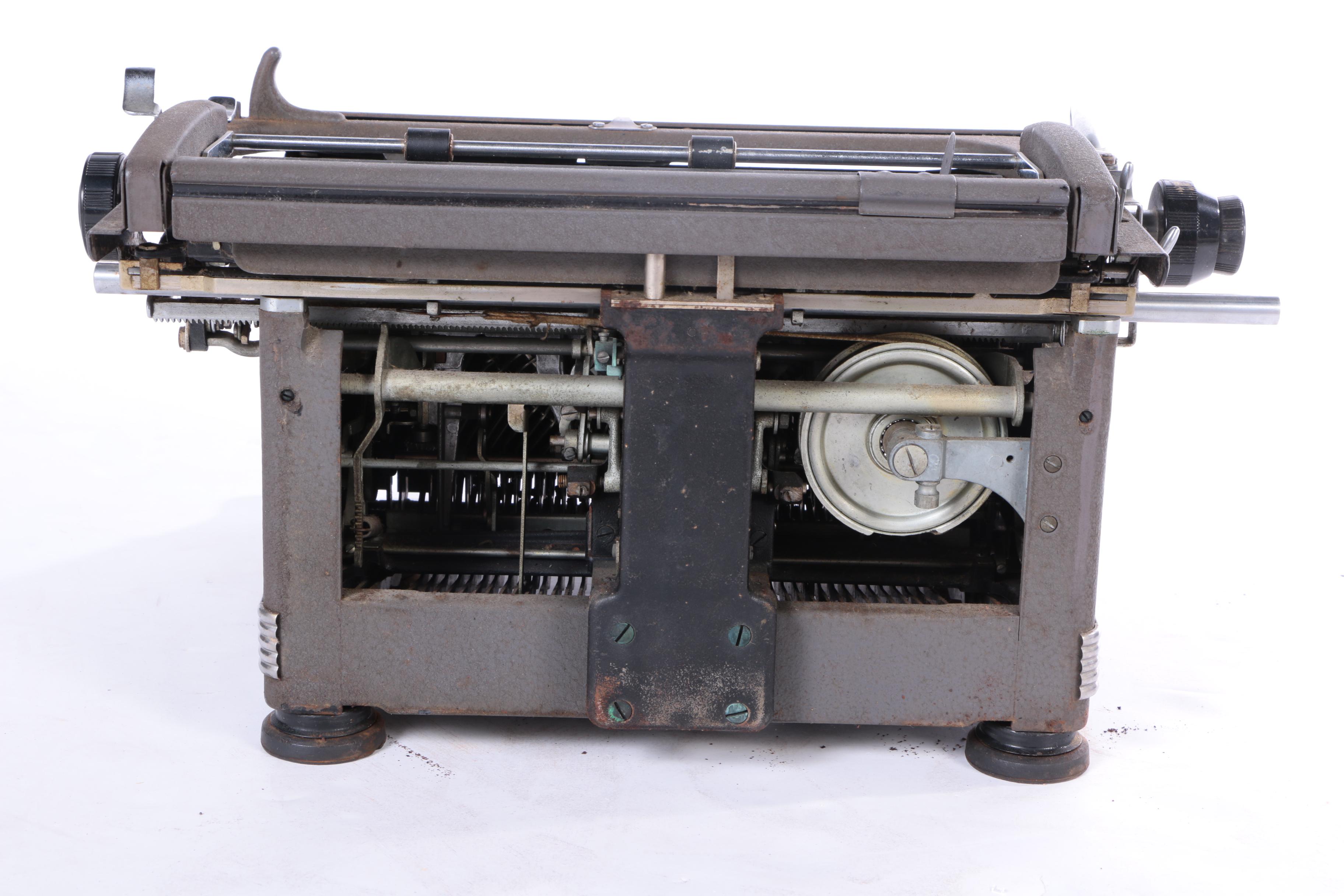 Vintage Underwood Typewriter